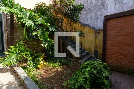 Casa à venda com 300m², 4 quartos e 2 vagas Casa à venda com 300m², 4 quartos e 2 vagasJardim