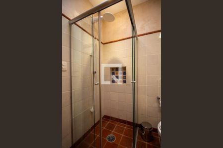 Casa à venda com 300m², 4 quartos e 2 vagas Casa à venda com 300m², 4 quartos e 2 vagasBanheiro Social