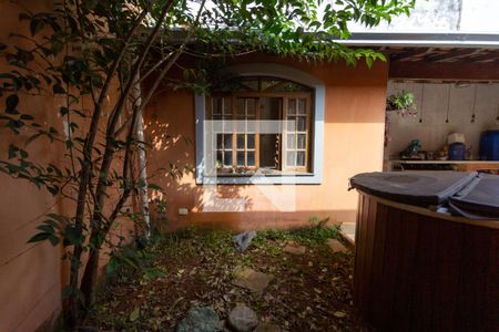 Casa à venda com 300m², 4 quartos e 2 vagas Casa à venda com 300m², 4 quartos e 2 vagasQuintal