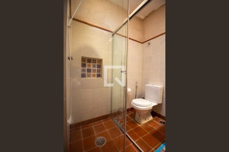 Casa à venda com 300m², 4 quartos e 2 vagas Casa à venda com 300m², 4 quartos e 2 vagasBanheiro Social