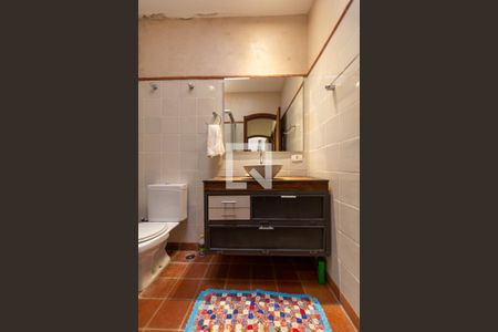 Casa à venda com 300m², 4 quartos e 2 vagas Casa à venda com 300m², 4 quartos e 2 vagasBanheiro Social