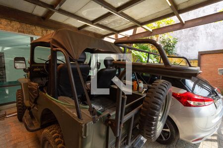 Casa à venda com 300m², 4 quartos e 2 vagas Casa à venda com 300m², 4 quartos e 2 vagasGaragem