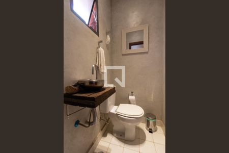 Lavabo de casa à venda com 4 quartos, 300m² em Vila Pirajussara, São Paulo