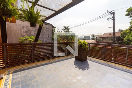 Varanda de casa à venda com 4 quartos, 300m² em Vila Pirajussara, São Paulo