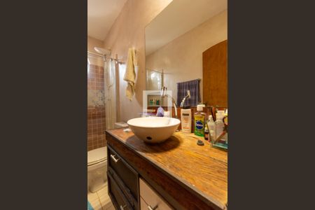 Casa à venda com 300m², 4 quartos e 2 vagas Casa à venda com 300m², 4 quartos e 2 vagasBanheiro Suíte 3