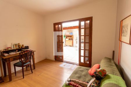 Casa à venda com 300m², 4 quartos e 2 vagas Casa à venda com 300m², 4 quartos e 2 vagasQuarto 3 - Suíte