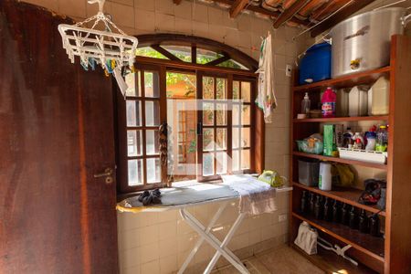 Casa à venda com 300m², 4 quartos e 2 vagas Casa à venda com 300m², 4 quartos e 2 vagasÁrea de Serviço