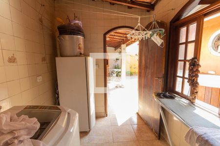 Casa à venda com 300m², 4 quartos e 2 vagas Casa à venda com 300m², 4 quartos e 2 vagasÁrea de Serviço