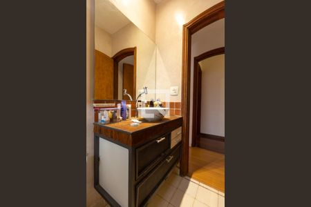 Casa à venda com 300m², 4 quartos e 2 vagas Casa à venda com 300m², 4 quartos e 2 vagasBanheiro Suíte 3