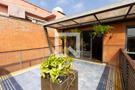 Varanda de casa à venda com 4 quartos, 300m² em Vila Pirajussara, São Paulo