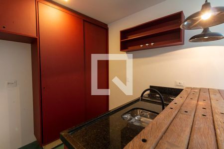 Casa à venda com 300m², 4 quartos e 2 vagas Casa à venda com 300m², 4 quartos e 2 vagasCozinha Salão de Festas / Studio