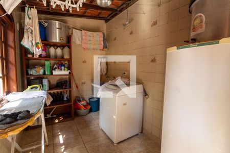 Casa à venda com 300m², 4 quartos e 2 vagas Casa à venda com 300m², 4 quartos e 2 vagasÁrea de Serviço