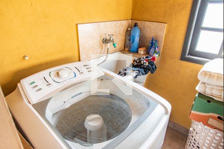 Casa à venda com 300m², 3 quartos e 2 vagasLavanderia