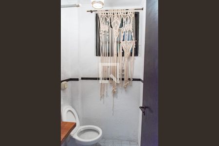 Casa à venda com 300m², 3 quartos e 2 vagasBanheiro do salão