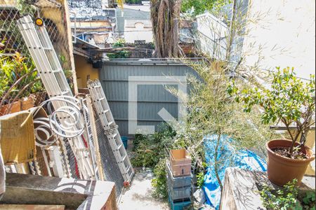 Casa à venda com 300m², 3 quartos e 2 vagasPortão fundo