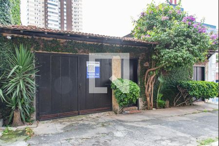 Casa à venda com 300m², 3 quartos e 2 vagasFachada