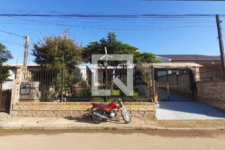 Casa à venda com 243m², 4 quartos e 4 vagas Casa à venda com 243m², 4 quartos e 4 vagasFachada