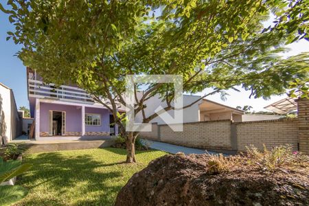 Casa à venda com 243m², 4 quartos e 4 vagas Casa à venda com 243m², 4 quartos e 4 vagasEntrada