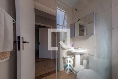 Casa à venda com 243m², 4 quartos e 4 vagas Casa à venda com 243m², 4 quartos e 4 vagasBanheiro 2