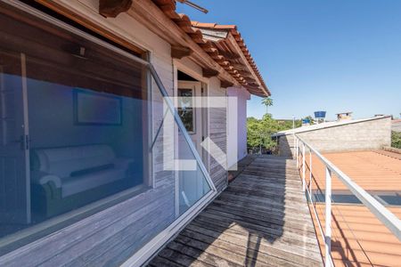 Casa à venda com 243m², 4 quartos e 4 vagas Casa à venda com 243m², 4 quartos e 4 vagasSacada