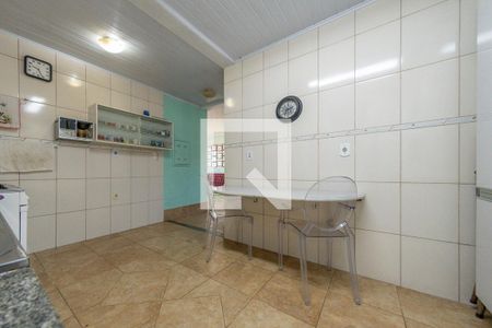 Casa à venda com 243m², 4 quartos e 4 vagas Casa à venda com 243m², 4 quartos e 4 vagasCozinha