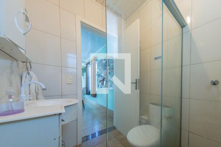 Banheiro 1 de casa à venda com 4 quartos, 243m² em Campo Novo, Porto Alegre