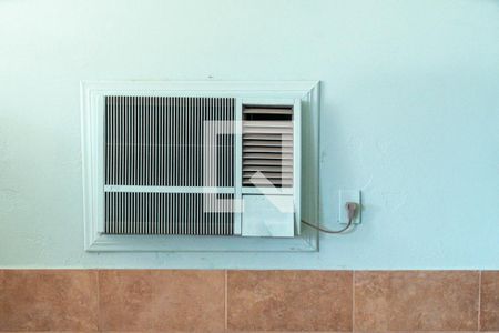 Sala de casa à venda com 4 quartos, 243m² em Campo Novo, Porto Alegre