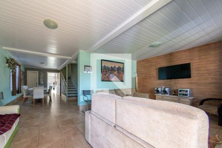 Sala de casa à venda com 4 quartos, 243m² em Campo Novo, Porto Alegre