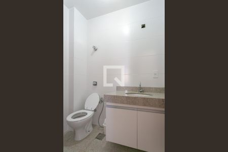 Apartamento para alugar com 120m², 3 quartos e 1 vaga Apartamento para alugar com 120m², 3 quartos e 1 vagaBanheiro da Suíte