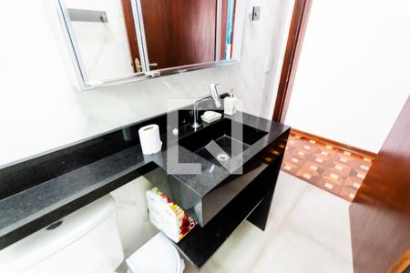 Casa para alugar com 413m², 4 quartos e 8 vagas Casa para alugar com 413m², 4 quartos e 8 vagasBanheiro