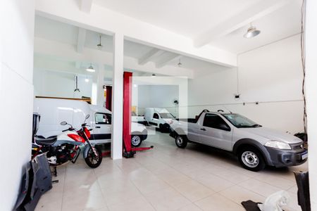 Casa para alugar com 413m², 4 quartos e 8 vagas Casa para alugar com 413m², 4 quartos e 8 vagasGaragem