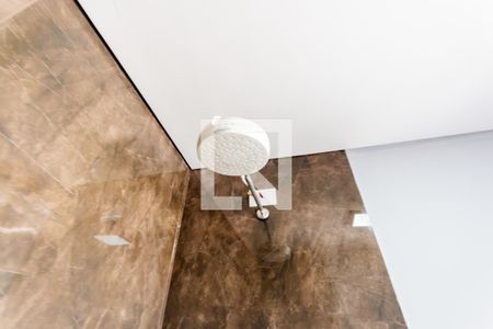 Casa para alugar com 413m², 4 quartos e 8 vagas Casa para alugar com 413m², 4 quartos e 8 vagasBanheiro do Quintal