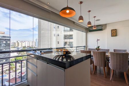 Apartamento à venda com 116m², 2 quartos e 2 vagas Apartamento à venda com 116m², 2 quartos e 2 vagasVaranda