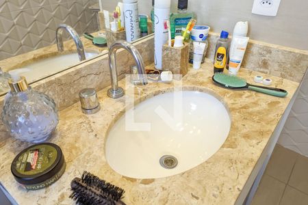 Apartamento à venda com 116m², 2 quartos e 2 vagas Apartamento à venda com 116m², 2 quartos e 2 vagasBanheiro da suíte 1