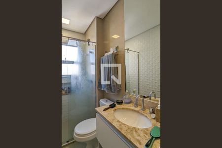 Apartamento à venda com 116m², 2 quartos e 2 vagas Apartamento à venda com 116m², 2 quartos e 2 vagasBanheiro da suíte 1