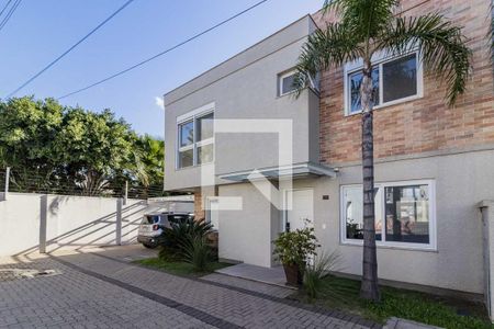 Casa de condomínio à venda com 188m², 3 quartos e 2 vagas Casa de condomínio à venda com 188m², 3 quartos e 2 vagasFachada