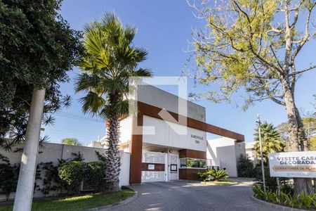 Casa de condomínio à venda com 188m², 3 quartos e 2 vagas Casa de condomínio à venda com 188m², 3 quartos e 2 vagasFachada