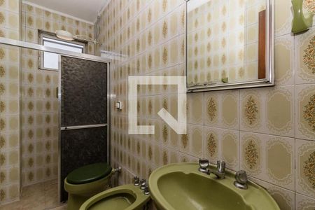 Banheiro de apartamento para alugar com 1 quarto, 42m² em Medianeira, Porto Alegre