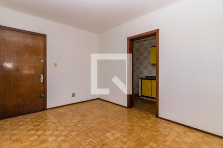 Sala de apartamento para alugar com 1 quarto, 42m² em Medianeira, Porto Alegre