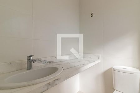 Casa de condomínio à venda com 191m², 4 quartos e 2 vagas Casa de condomínio à venda com 191m², 4 quartos e 2 vagasBanheiro da Suite