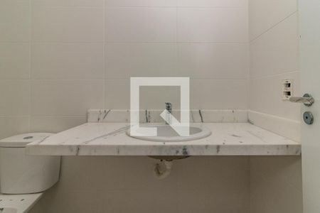 Casa de condomínio à venda com 191m², 4 quartos e 2 vagas Casa de condomínio à venda com 191m², 4 quartos e 2 vagasBanheiro Social