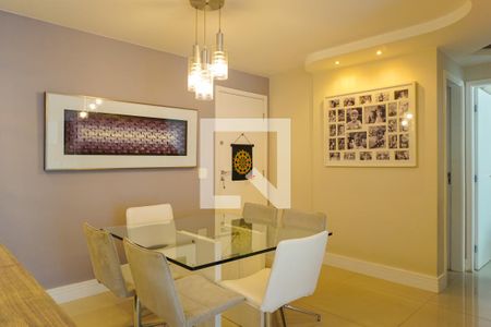 Sala de apartamento para alugar com 2 quartos, 68m² em Barra da Tijuca, Rio de Janeiro