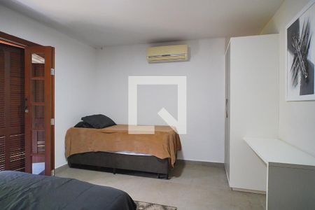 Suíte de casa para alugar com 4 quartos, 40m² em Rio Tavares, Florianópolis