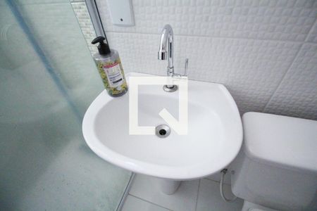 Banheiro de apartamento à venda com 2 quartos, 43m² em Jardim Vivan, São Paulo