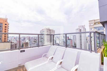 Studio à venda com 28m², 1 quarto e sem vaga Studio à venda com 28m², 1 quarto e sem vagaÁrea comum - Piscina
