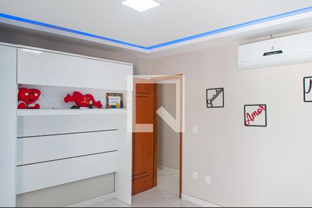 Casa à venda com 180m², 4 quartos e 2 vagasQuarto 2 - Suite