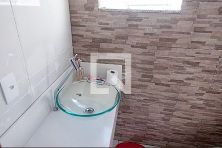 Casa à venda com 180m², 4 quartos e 2 vagasBanheiro 2