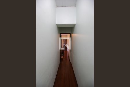 Casa à venda com 250m², 3 quartos e 2 vagas Casa à venda com 250m², 3 quartos e 2 vagasCorredor