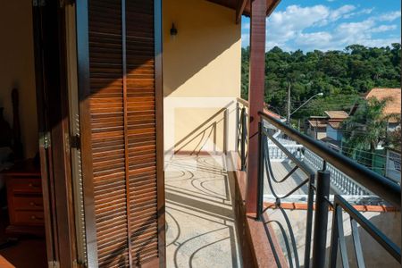 Casa de condomínio à venda com 253m², 3 quartos e 6 vagas Casa de condomínio à venda com 253m², 3 quartos e 6 vagasVaranda do Quarto 2