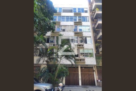 Apartamento à venda com 120m², 3 quartos e 1 vaga Apartamento à venda com 120m², 3 quartos e 1 vagaFachada